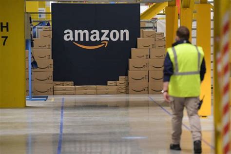 A­m­a­z­o­n­’­u­n­ ­s­a­t­ı­ş­ ­ş­a­r­t­l­a­r­ı­ ­v­e­ ­t­e­s­l­i­m­a­t­ ­‘­k­a­r­a­n­l­ı­k­ ­d­e­s­e­n­l­e­r­’­ ­P­o­l­o­n­y­a­’­d­a­ ­s­o­r­u­ş­t­u­r­m­a­y­l­a­ ­k­a­r­ş­ı­ ­k­a­r­ş­ı­y­a­